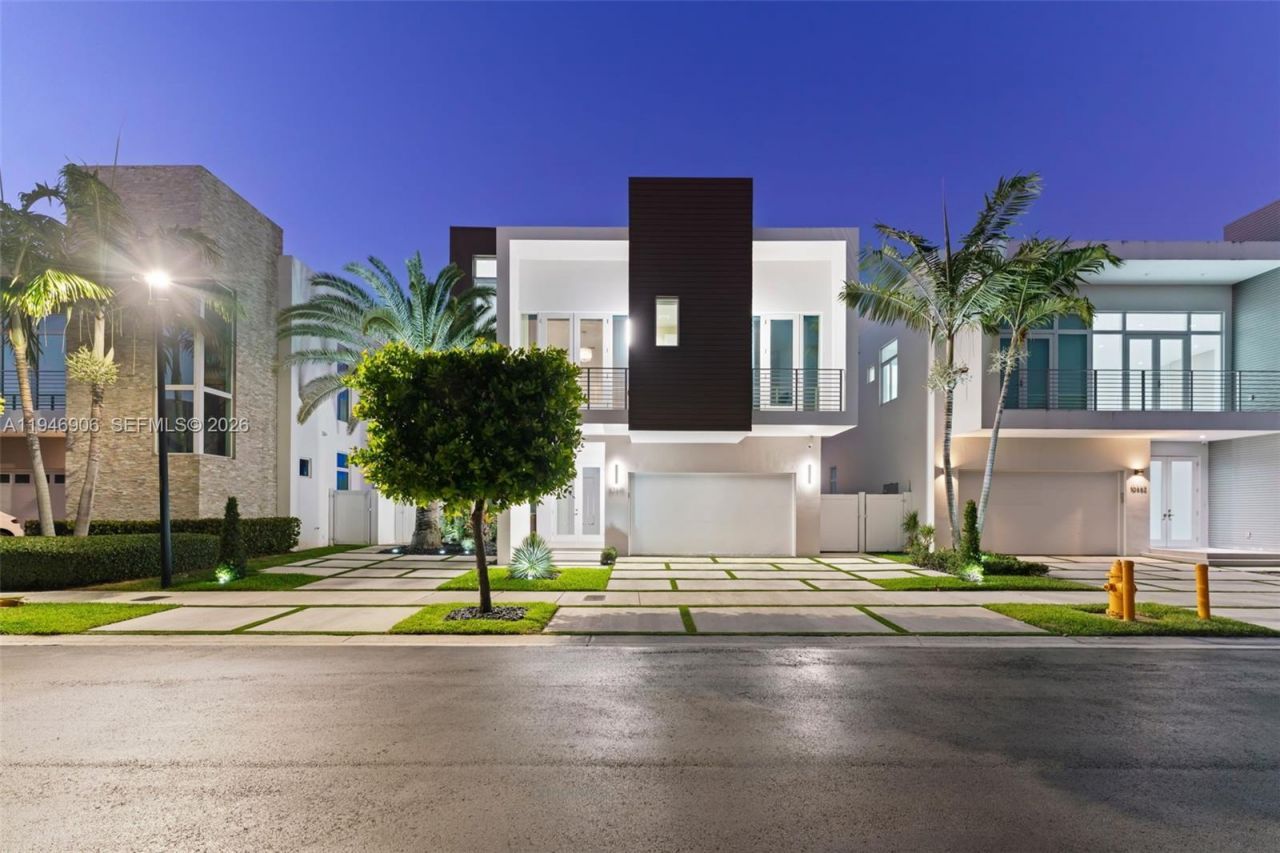 10561 NW 67th Ter, Doral, FL 33178 Photo