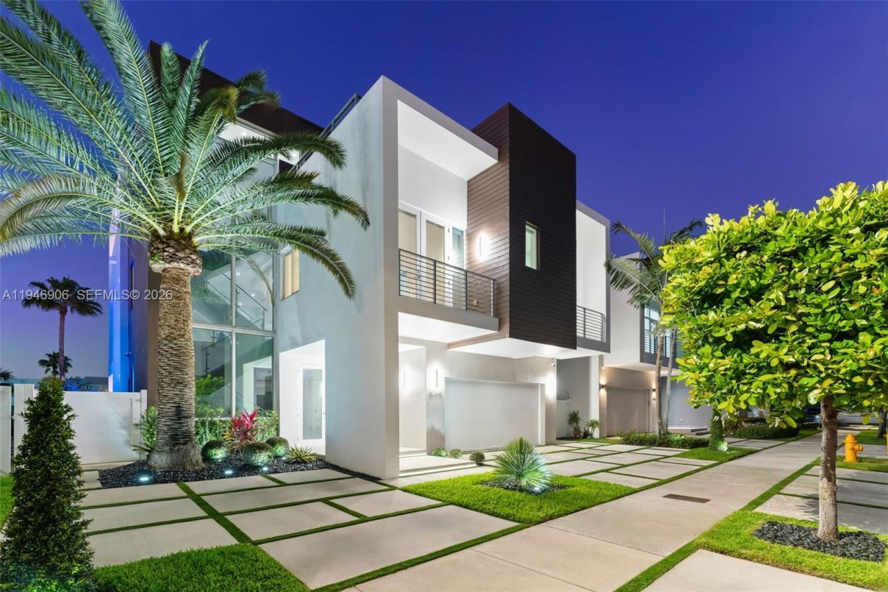 10561 NW 67th Ter, Doral, FL 33178 Photo