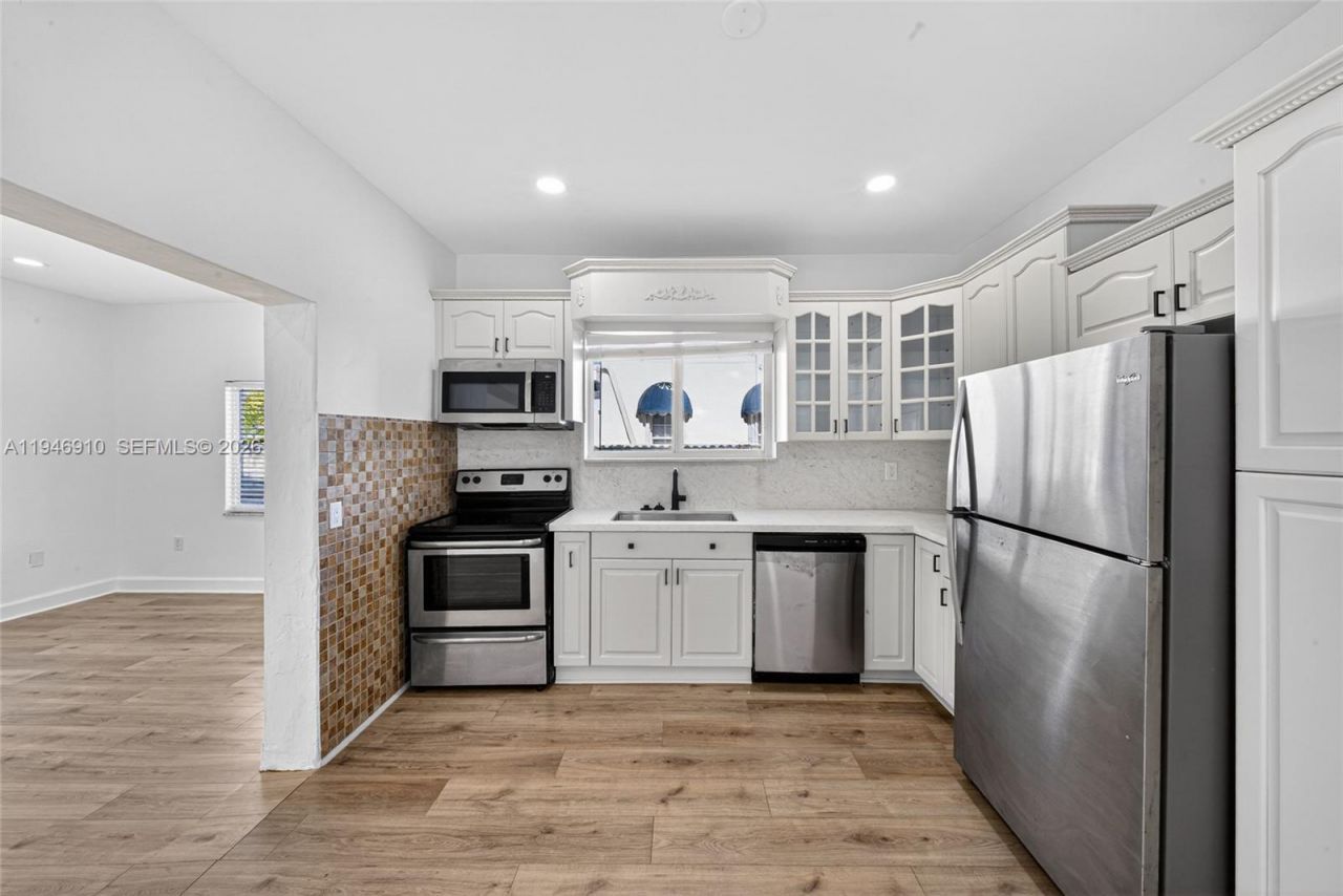 426 SW 26th Rd, Miami, FL 33129 Photo