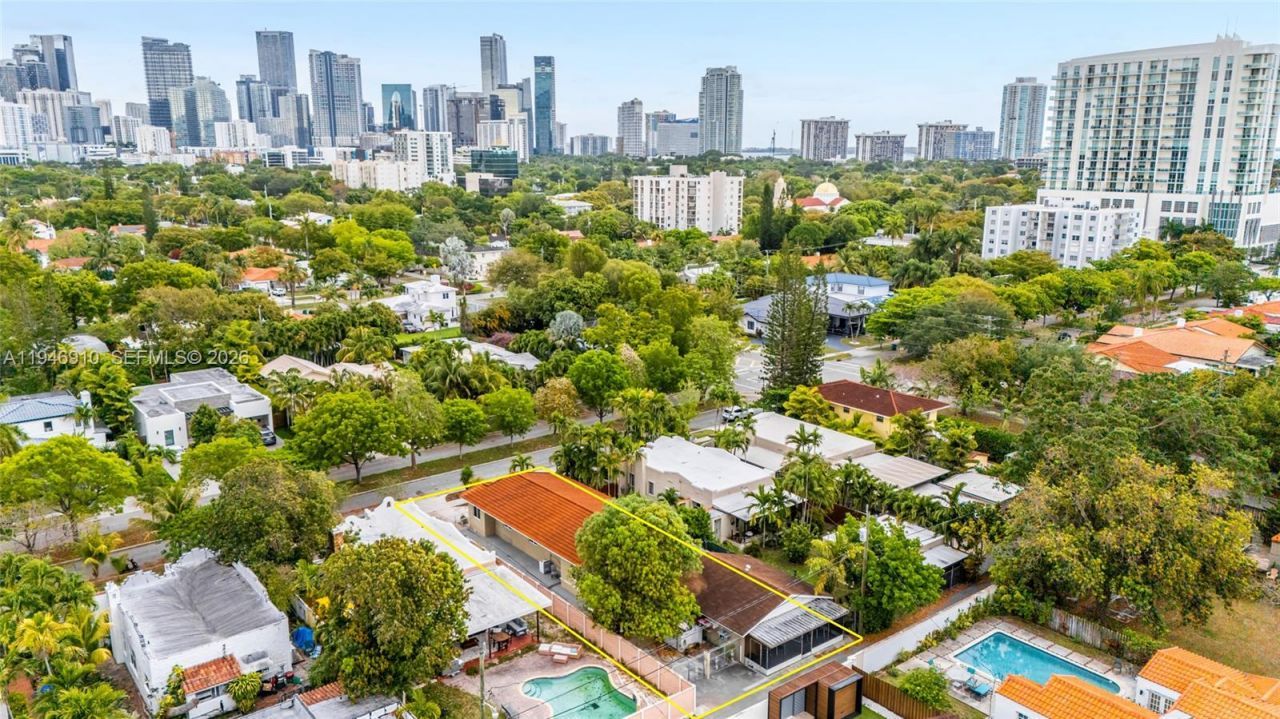 426 SW 26th Rd, Miami, FL 33129 Photo