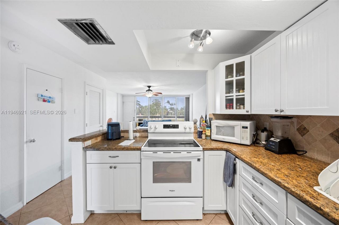 1401 S Federal Hwy, Unit 213, Boca Raton, FL 33432 Photo