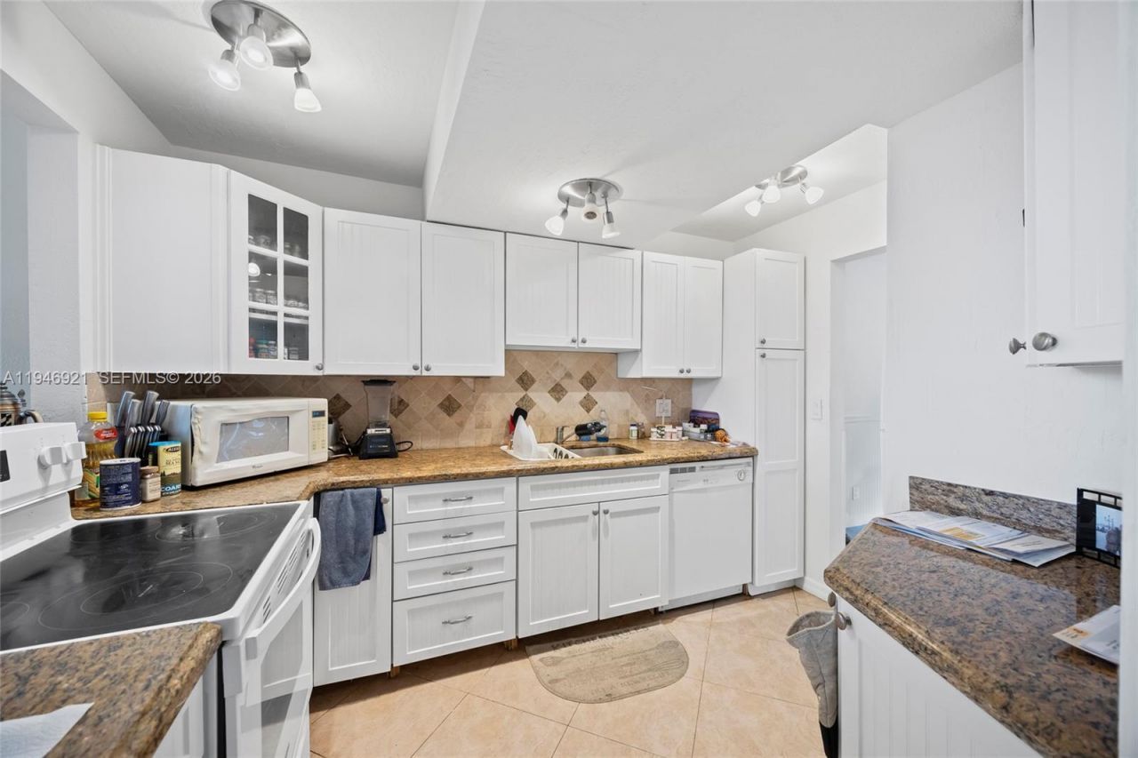 1401 S Federal Hwy, Unit 213, Boca Raton, FL 33432 Photo