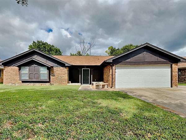 736 Springhill Drive, Hurst, TX 76054