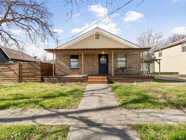 512 S Nueces Street , Coleman, TX 76834