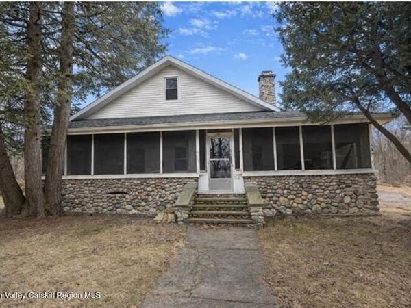 55 Payn Avenue, Chatham, NY 12037