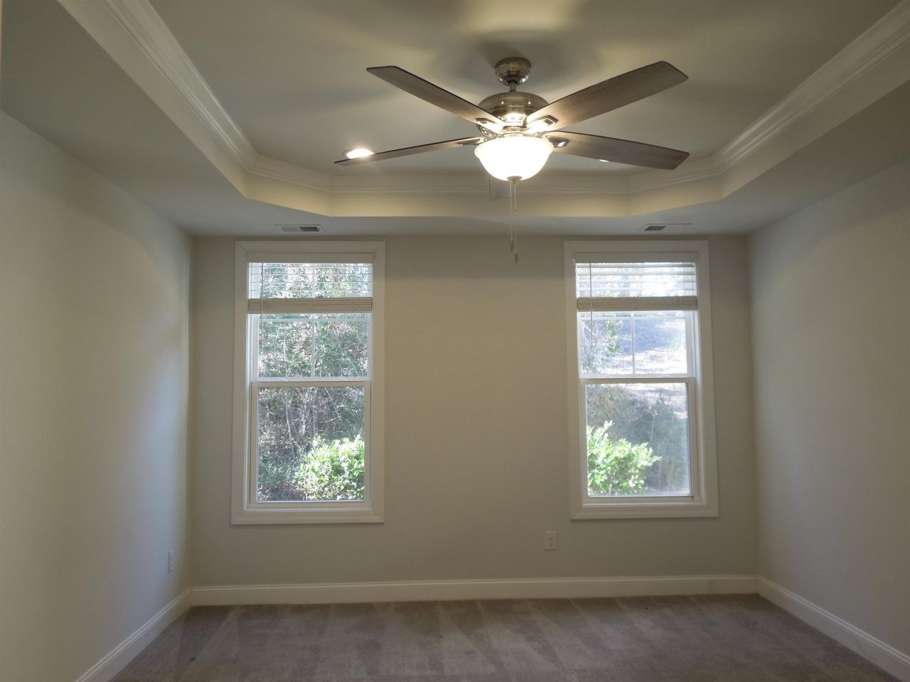 2409 Thoroughfare Dr. Photo 10