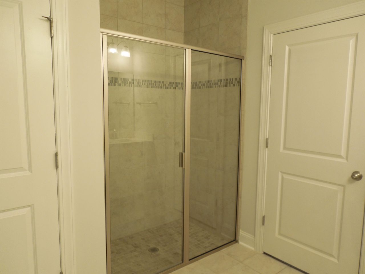 2409 Thoroughfare Dr. Photo 11