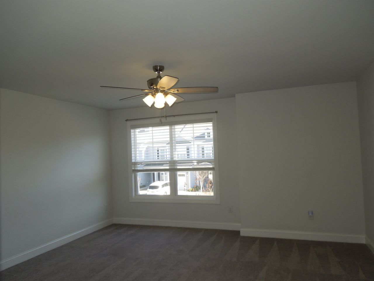 2409 Thoroughfare Dr. Photo 13