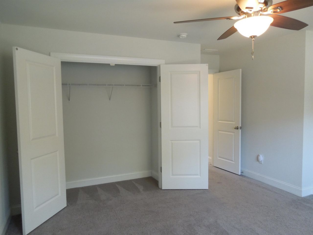 2409 Thoroughfare Dr. Photo 15