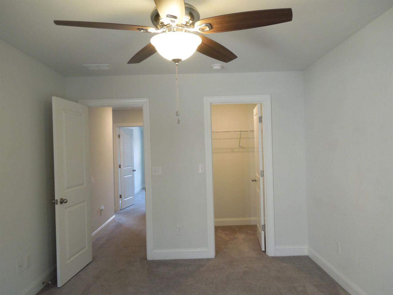 2409 Thoroughfare Dr. Photo 16