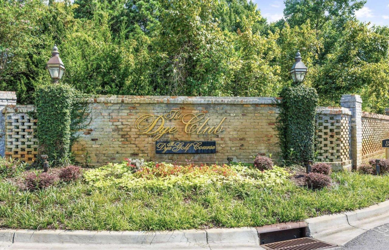 2409 Thoroughfare Dr. Photo 22