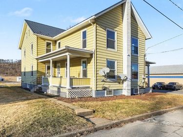 325 329 E MARKET ST., BEAVERTOWN, PA 17813