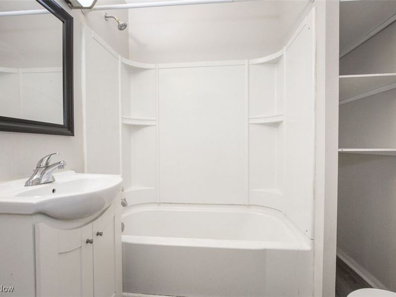 429 Lovisa Street, Akron, OH 44311 Photo 12