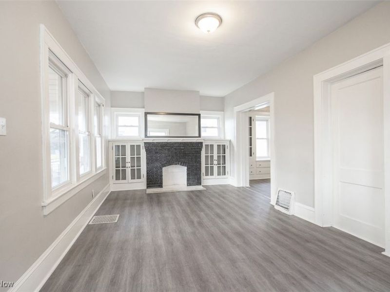 429 Lovisa Street, Akron, OH 44311 Photo 3