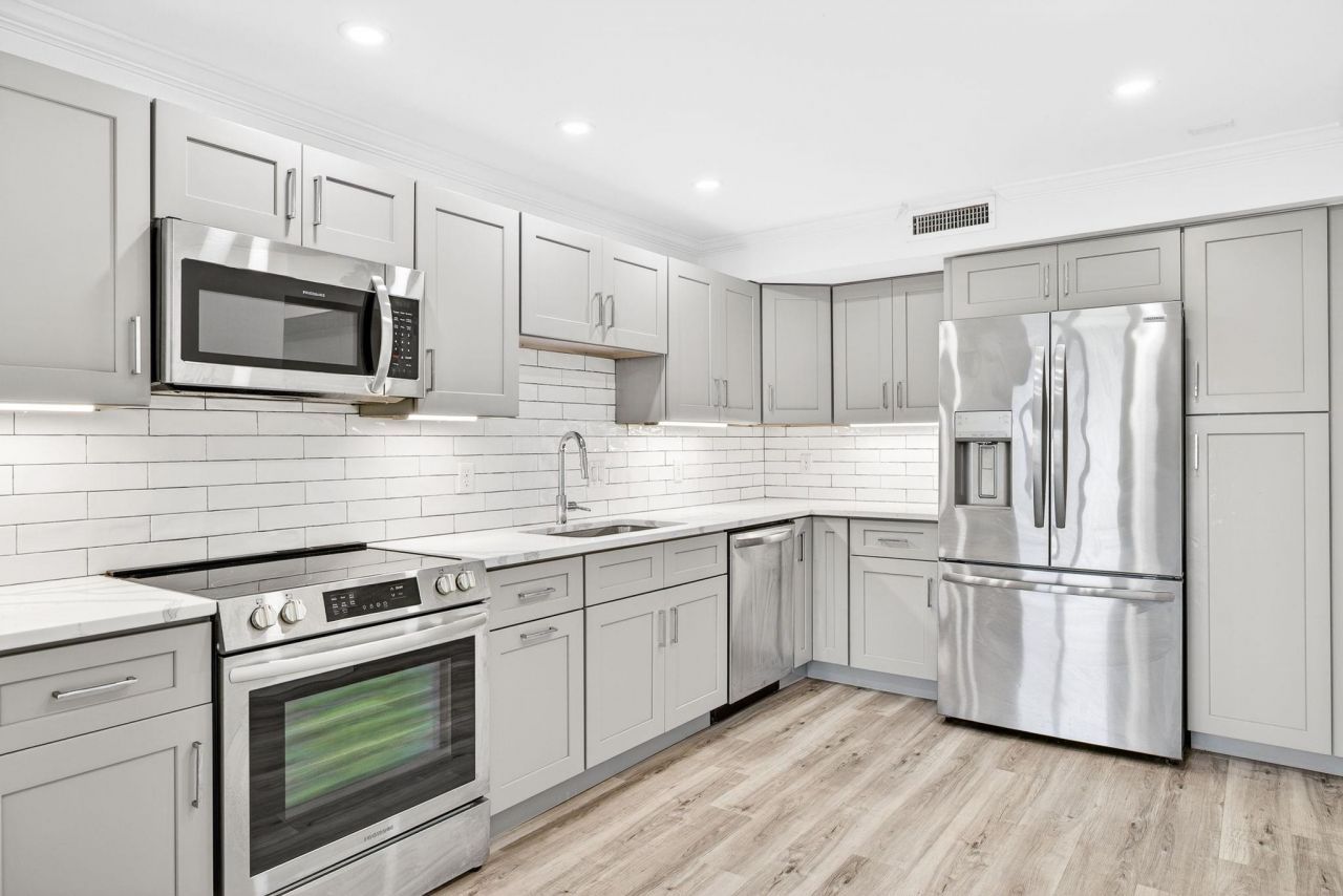 200 Periwinkle Way, Unit 124, Sanibel, FL 33957 Photo