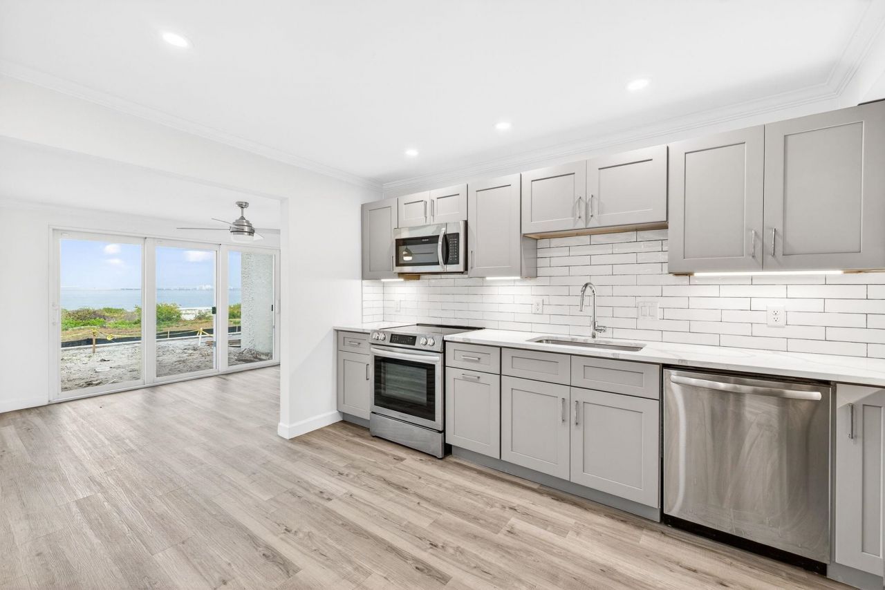 200 Periwinkle Way, Unit 124, Sanibel, FL 33957 Photo