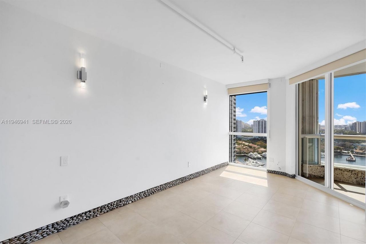 21205 NE 37th Ave, Unit 2204, Aventura, FL 33180 Photo