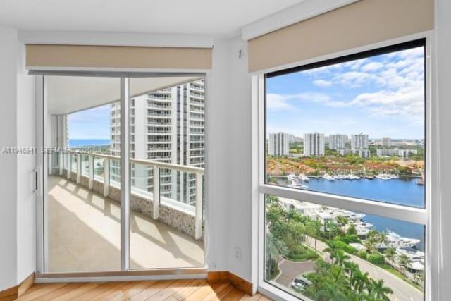 21205 NE 37th Ave, Unit 2204, Aventura, FL 33180 Photo