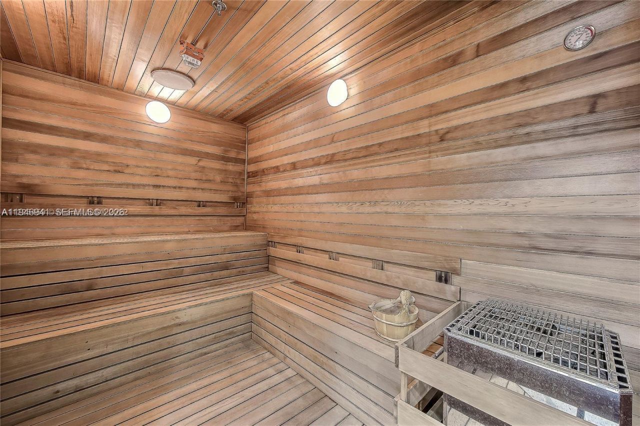 21205 NE 37th Ave, Unit 2204, Aventura, FL 33180 Photo