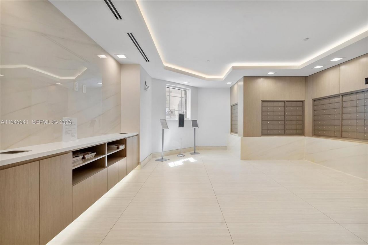 21205 NE 37th Ave, Unit 2204, Aventura, FL 33180 Photo