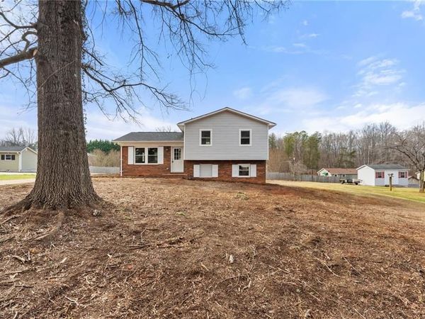 115 Robert Drive, State Road, NC 28676