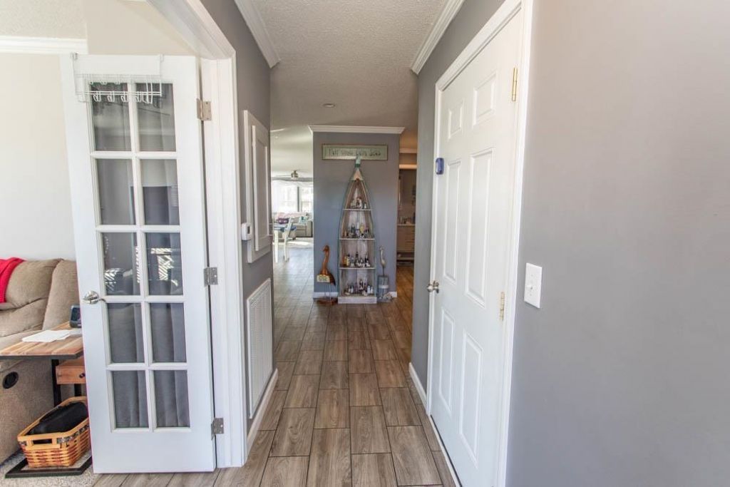 2069 Eastlynn Dr. Photo 4