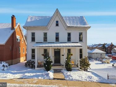 220 3RD STREET, EAST GREENVILLE, PA 18041