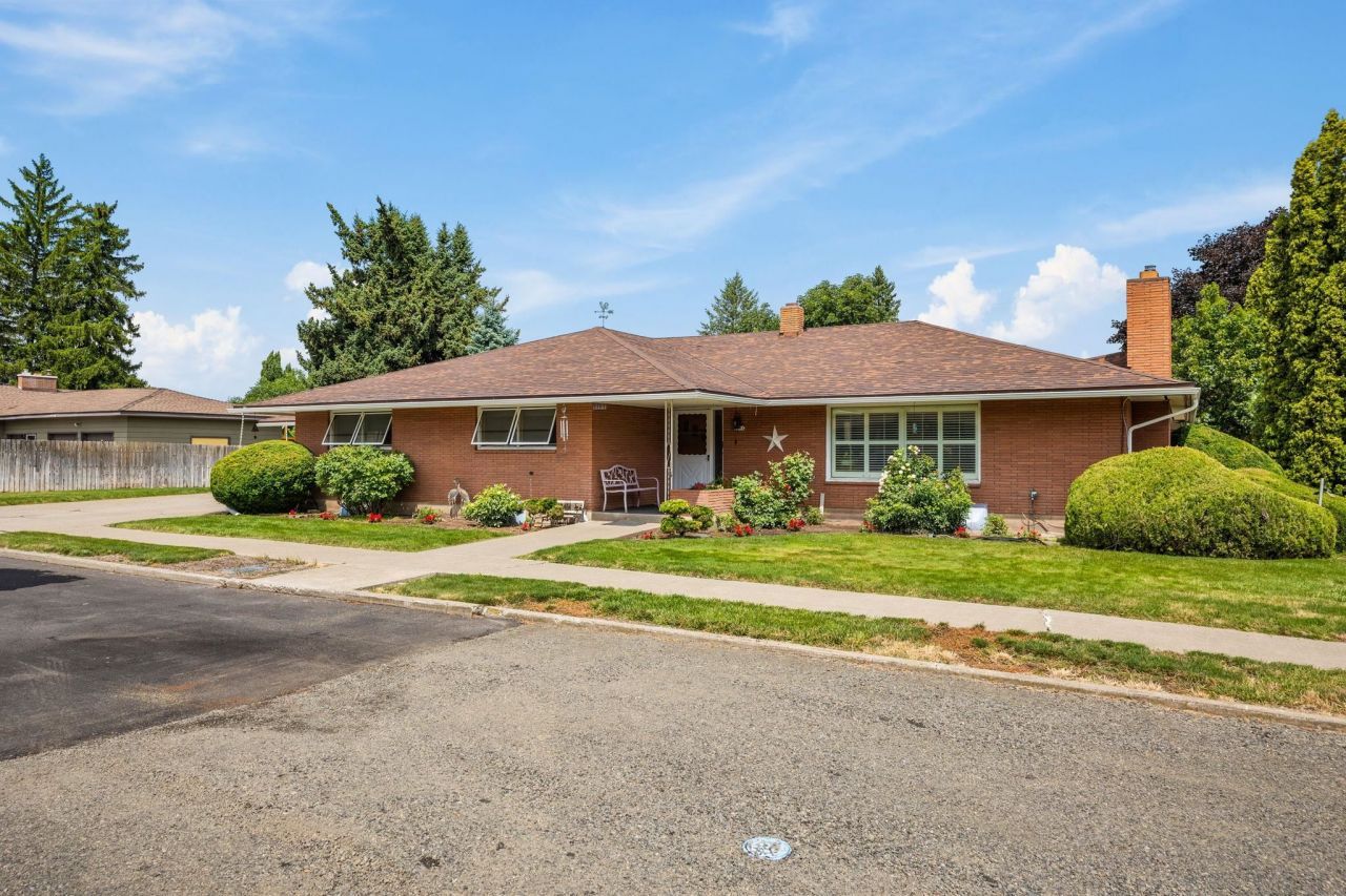 1104 Merriam St, Davenport, WA 99122 Main Photo