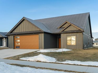 353 Spring Day Court NE, Eyota, MN 55934