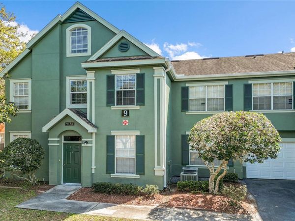 9158 LAKE CHASE ISLAND WAY, Unit 9158, TAMPA, FL 33626
