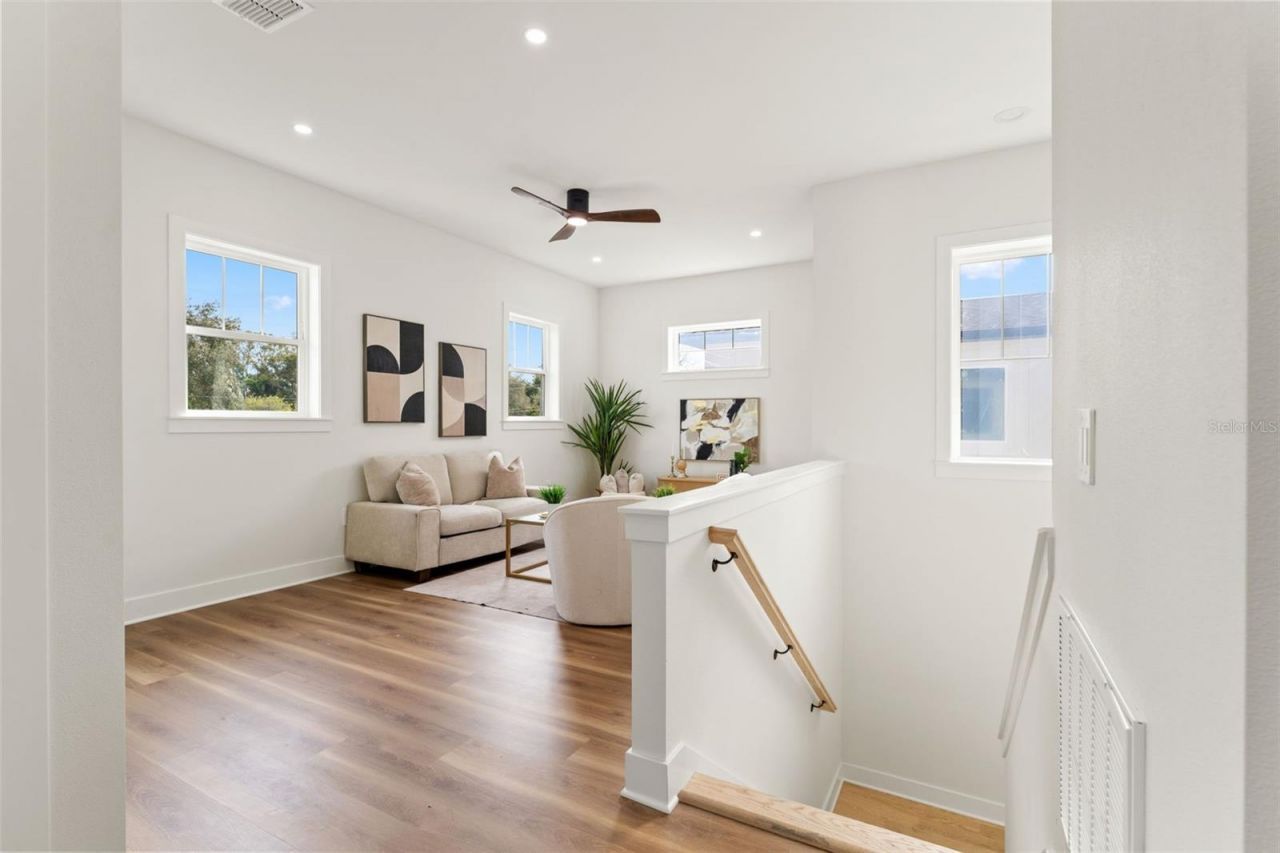 10164 Hodson Place, Seminole, FL 33776 Photo