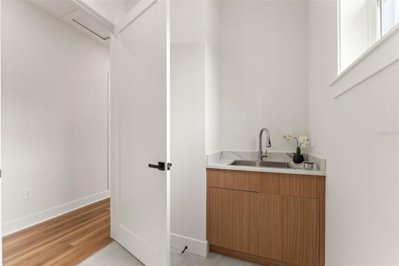 10164 Hodson Place, Seminole, FL 33776 Photo