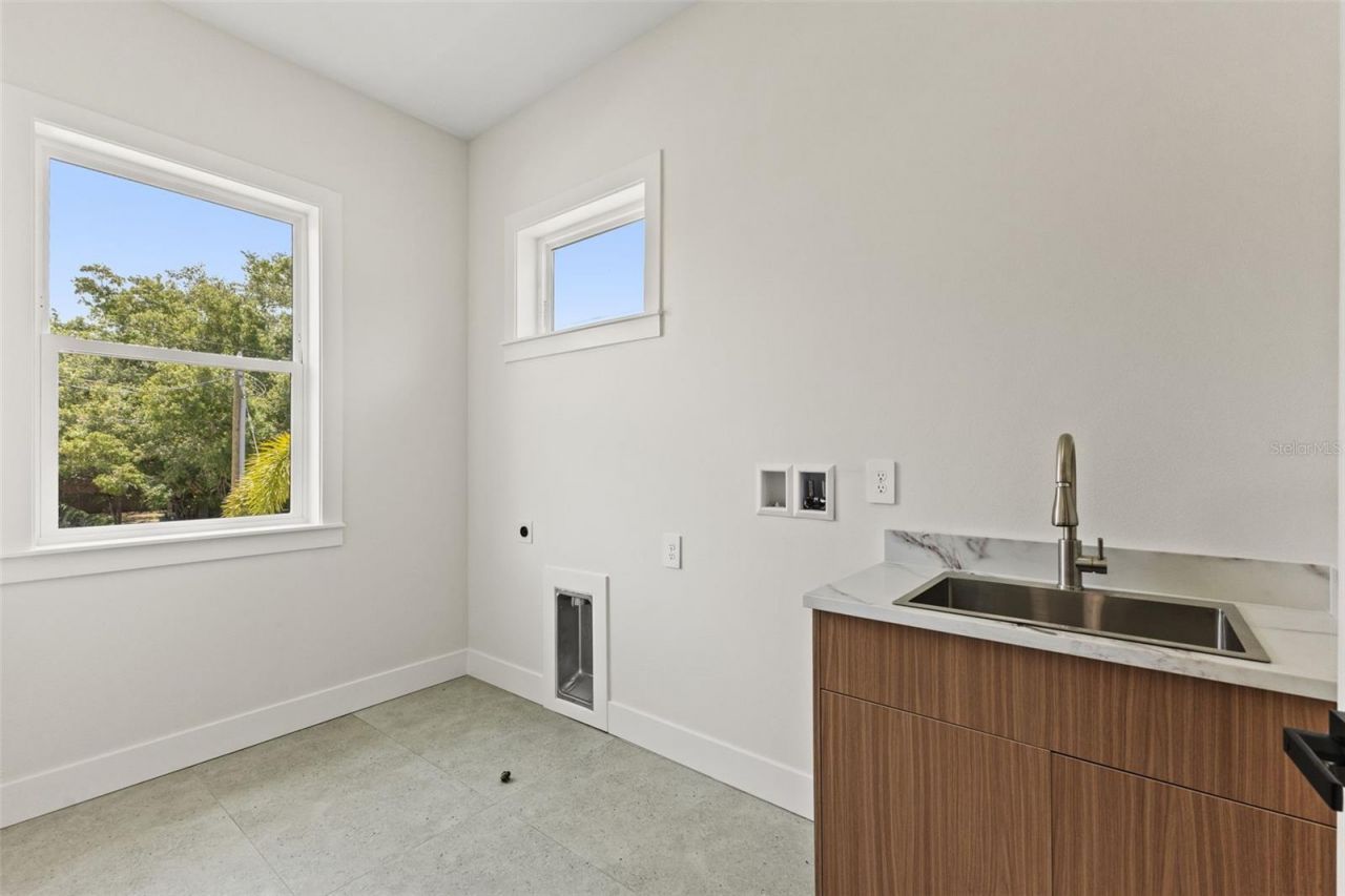 10164 Hodson Place, Seminole, FL 33776 Photo