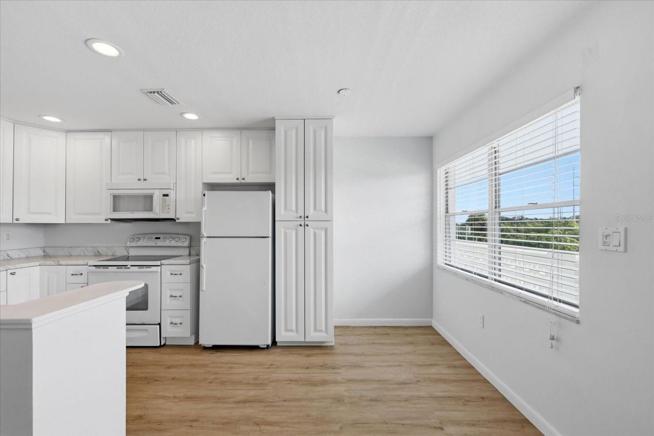 1001 77th Avenue N, Unit 307, Saint Petersburg, FL 33702 Photo