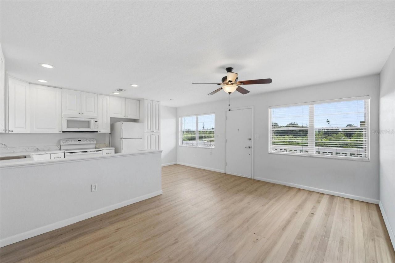 1001 77th Avenue N, Unit 307, Saint Petersburg, FL 33702 Photo