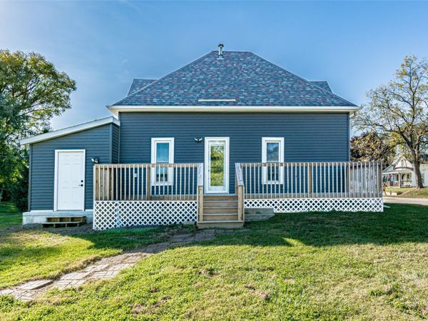 1 S Union Avenue, Urbana, IA 52345