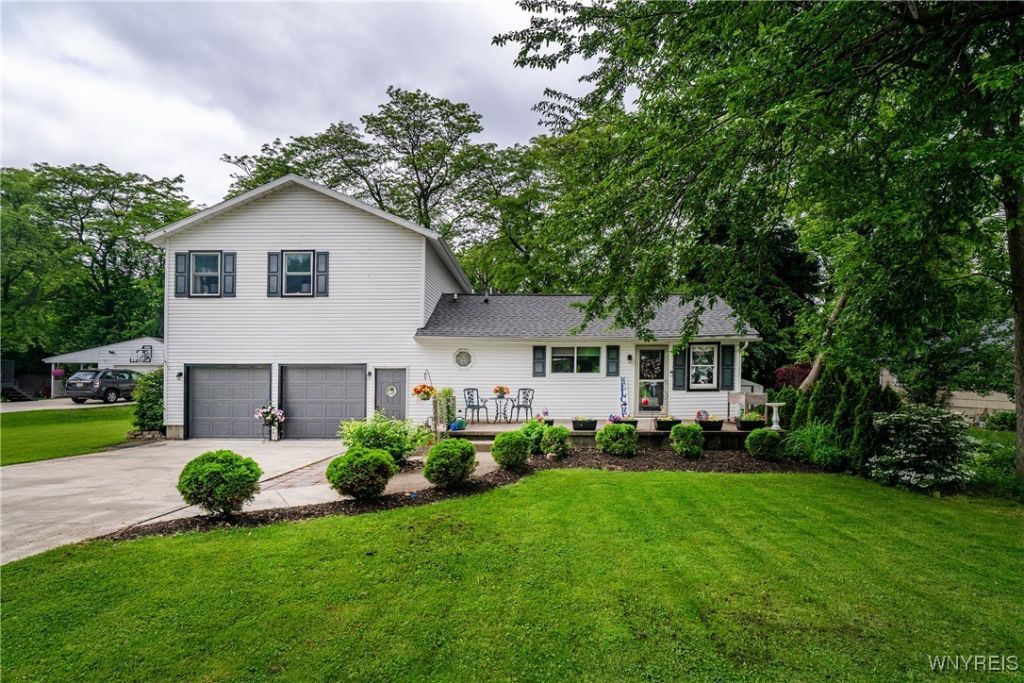 5176 Orchard Avenue, Hamburg, NY 14075 Main Photo