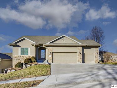 2542 N 137th Street, Omaha, NE 68164