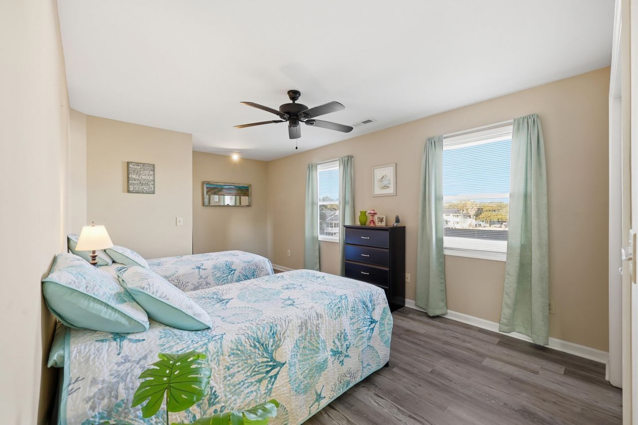 1511 Holly Dr. Photo 19