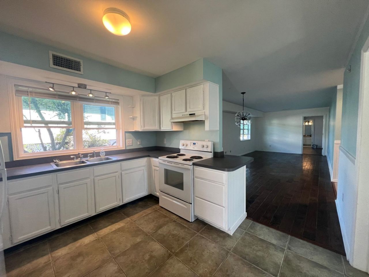 1511 Holly Dr. Photo 23