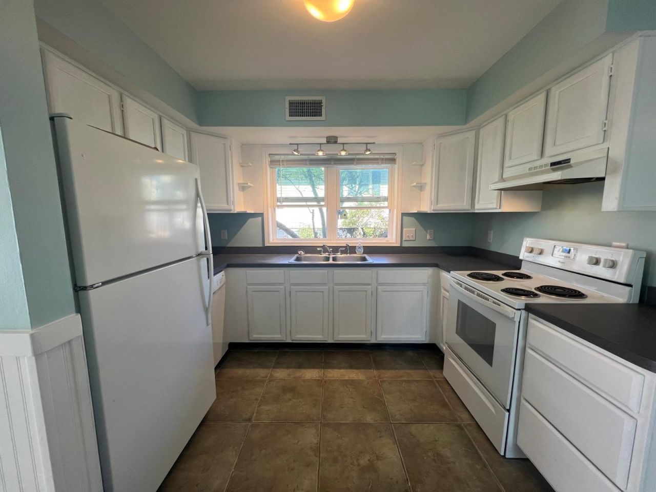 1511 Holly Dr. Photo 24