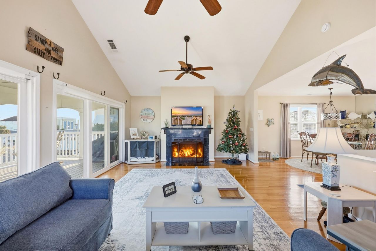 1511 Holly Dr. Photo 8