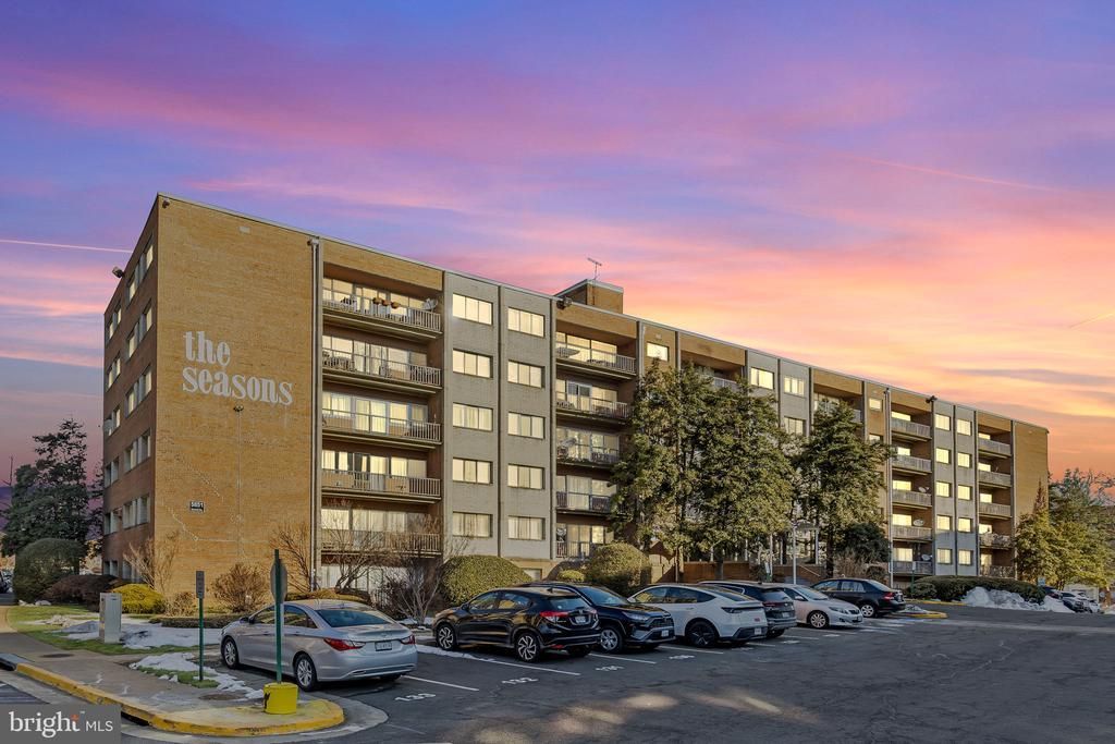 5851 Quantrell Avenue, Unit 209, Alexandria, VA 22312 Main Photo