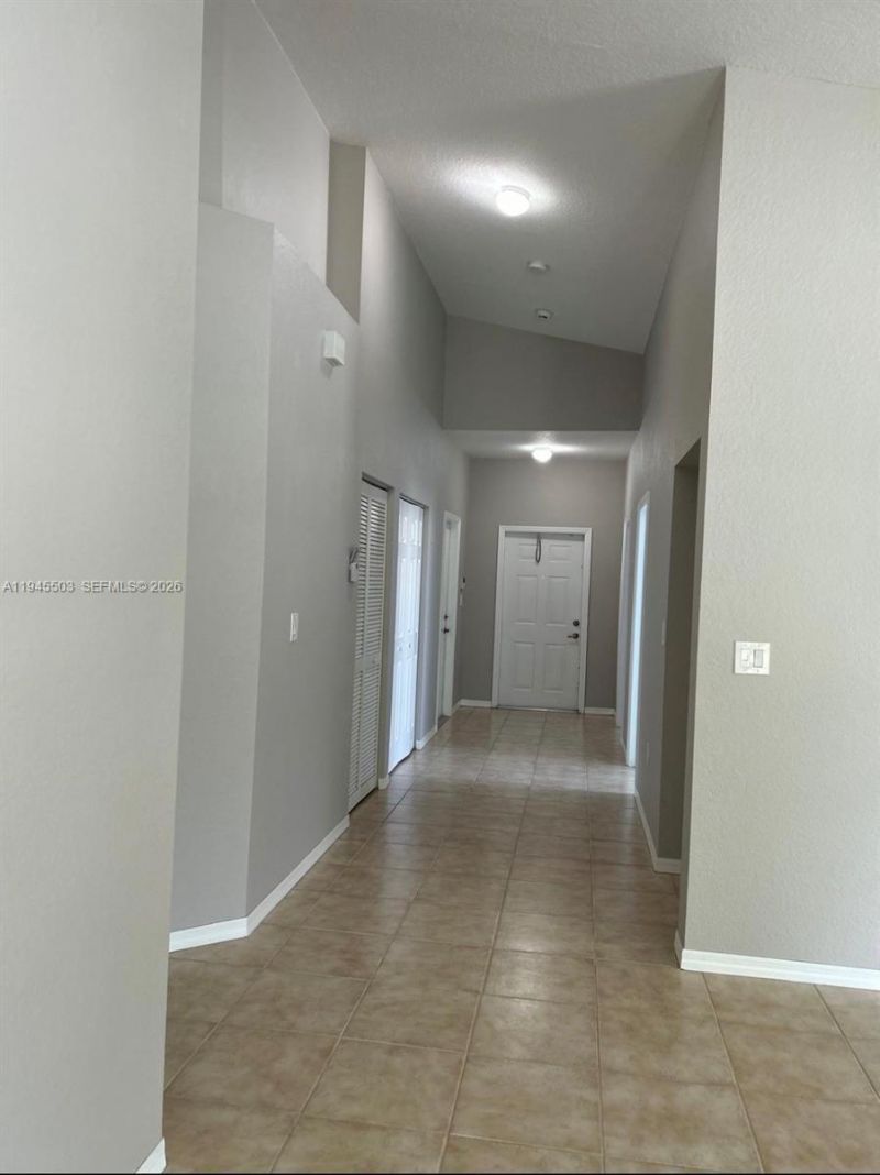 2480 E Aragon Blvd, Unit 1, Sunrise, FL 33313 Photo