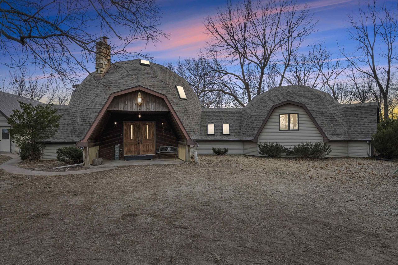 11250 Natalie Lane, Dubuque, IA 52003 Main Photo