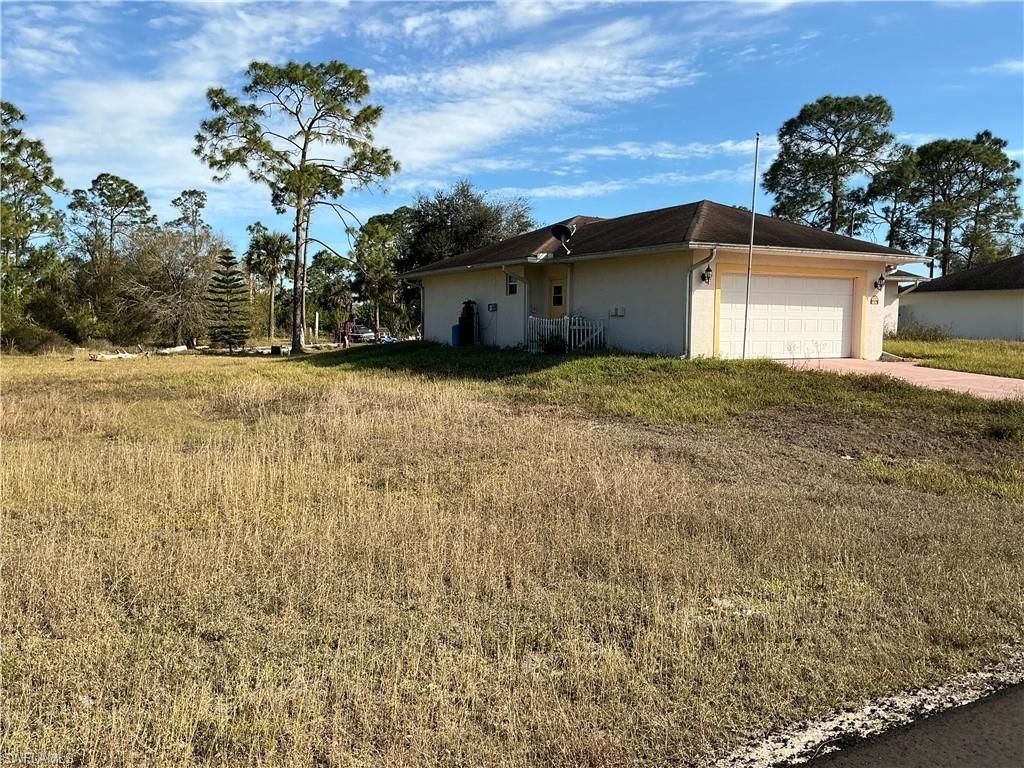 745 Oro Ave S, Lehigh Acres, FL 33974 Photo
