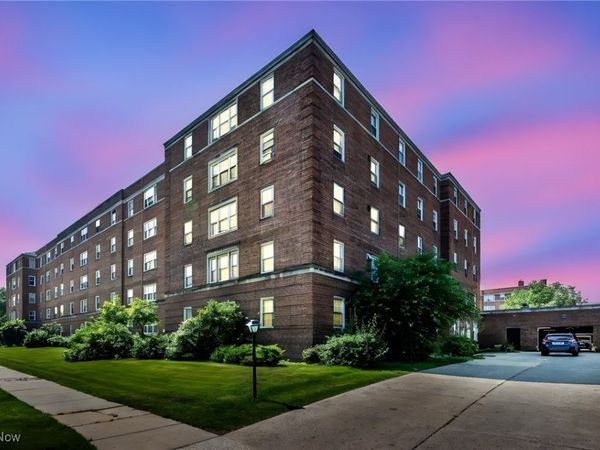 13800 Fairhill Road, Unit 520, Cleveland, OH 44120