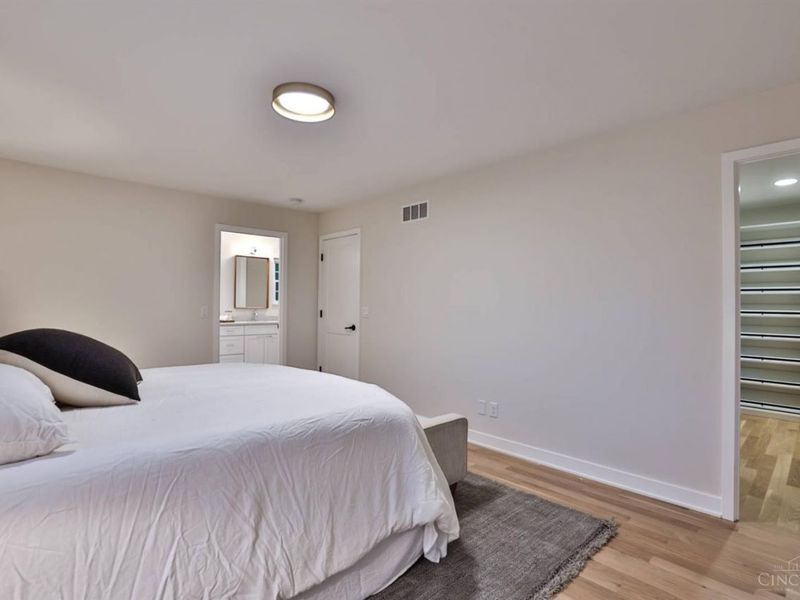 8765 Weller Road, Montgomery, OH 45249 Photo 17