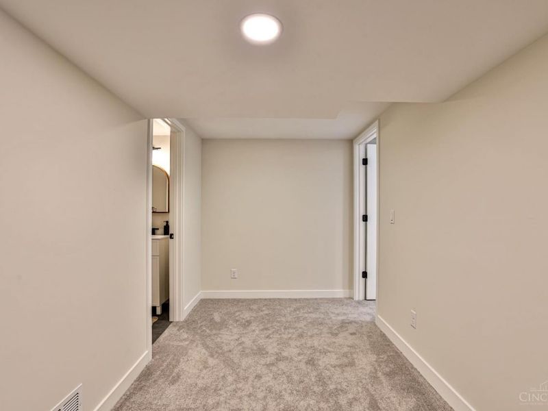 8765 Weller Road, Montgomery, OH 45249 Photo 35