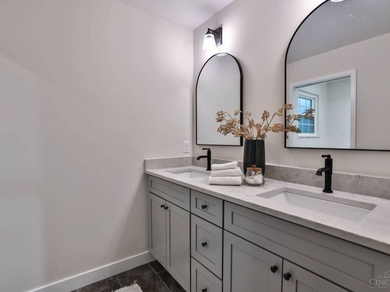 8765 Weller Road, Montgomery, OH 45249 Photo 37